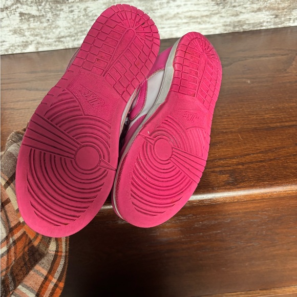Pink Nike Dunks - Picture 4 of 5
